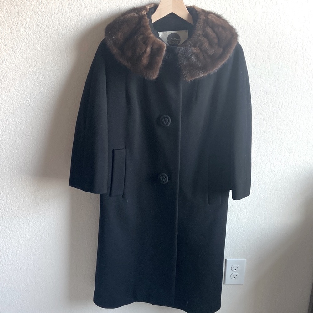 VINTAGE black fur collared wool jacket